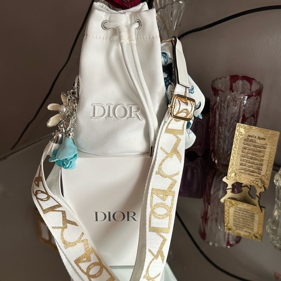 Dior - Picture 13 of 16